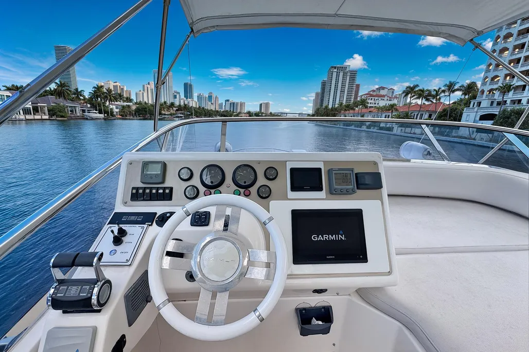Yacht Photo 16